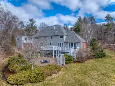 5 Pembroke Way Bedford NH 03110