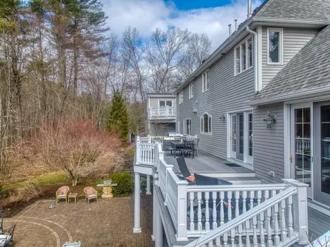 5 Pembroke Way Bedford NH 03110