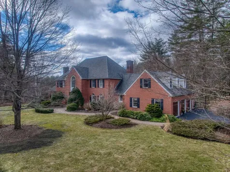 5 Pembroke Way Bedford NH 03110