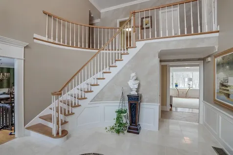 5 Pembroke Way Bedford NH 03110