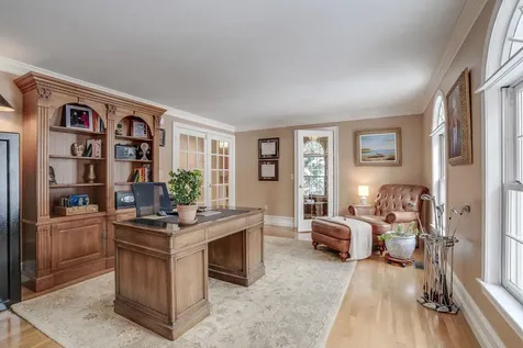 5 Pembroke Way Bedford NH 03110