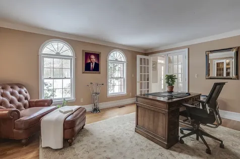 5 Pembroke Way Bedford NH 03110