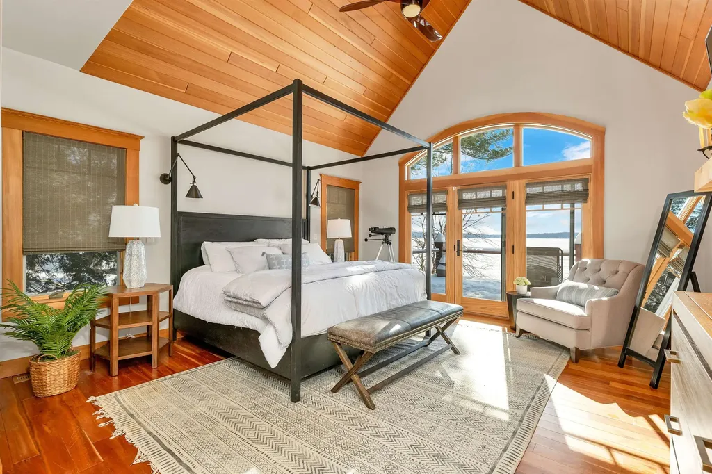 40 Boathouse Road Moultonborough NH 03254