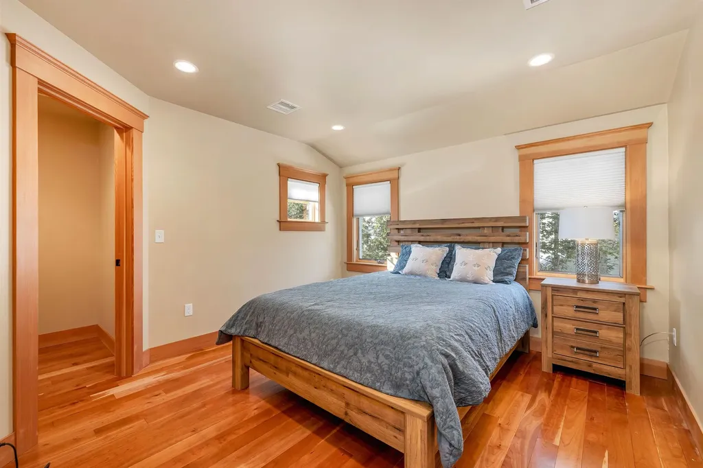 40 Boathouse Road Moultonborough NH 03254