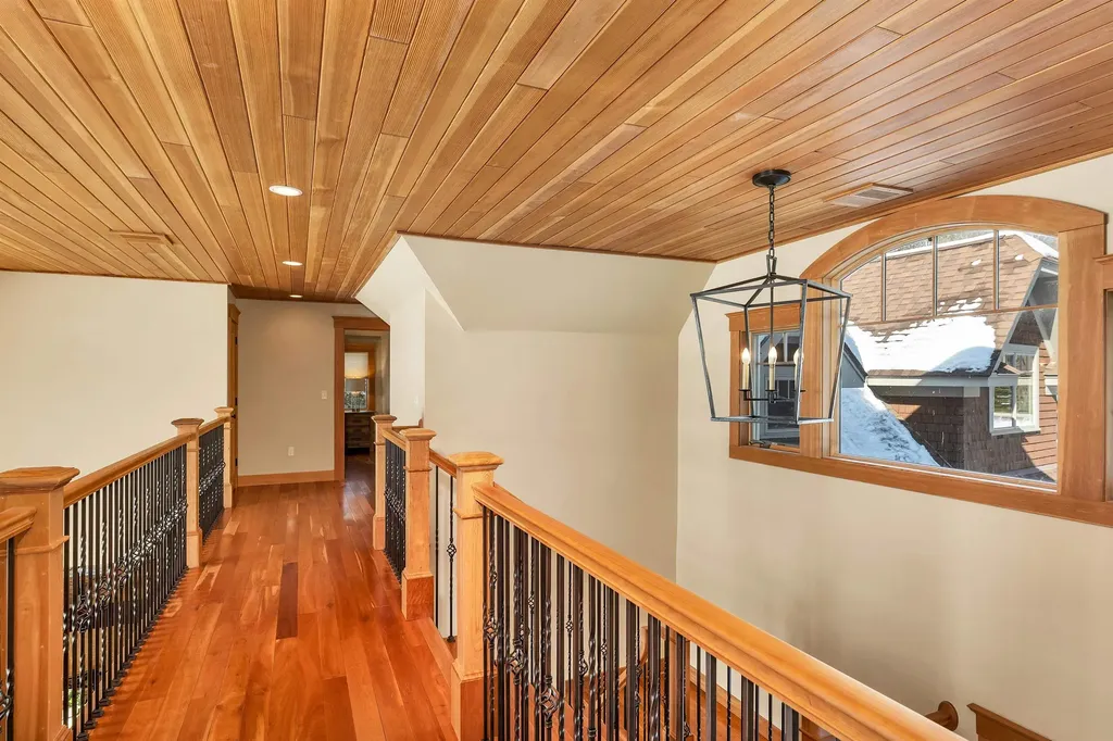 40 Boathouse Road Moultonborough NH 03254