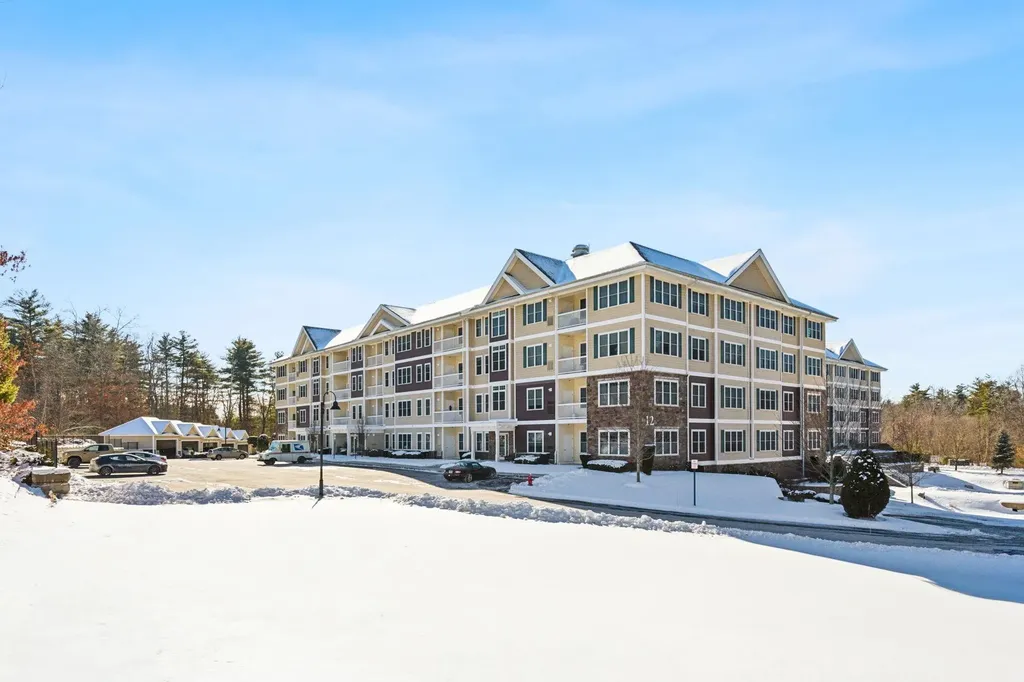12 Braemoor Woods Road Salem NH 03079