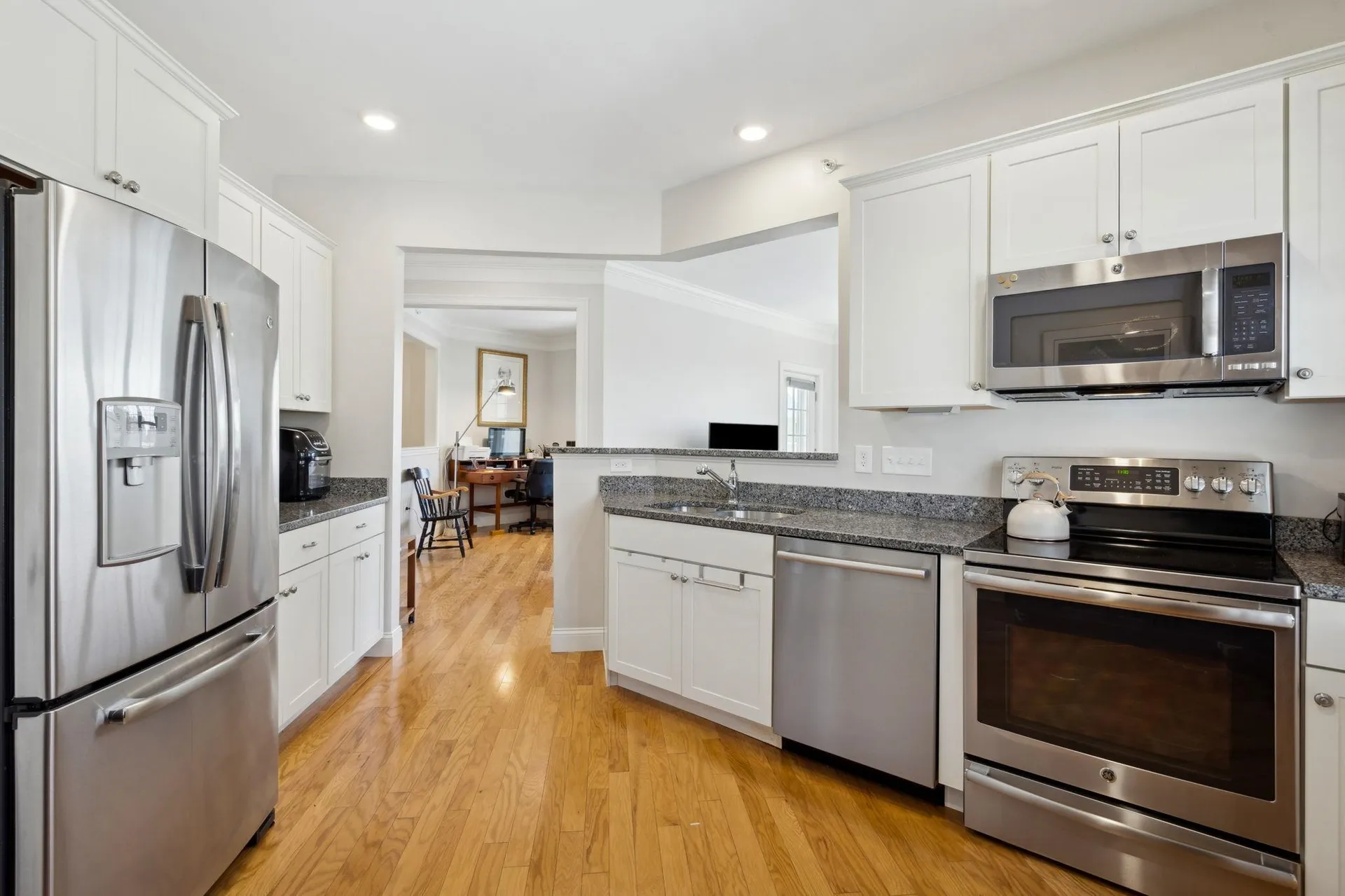 12 Braemoor Woods Road Salem NH 03079