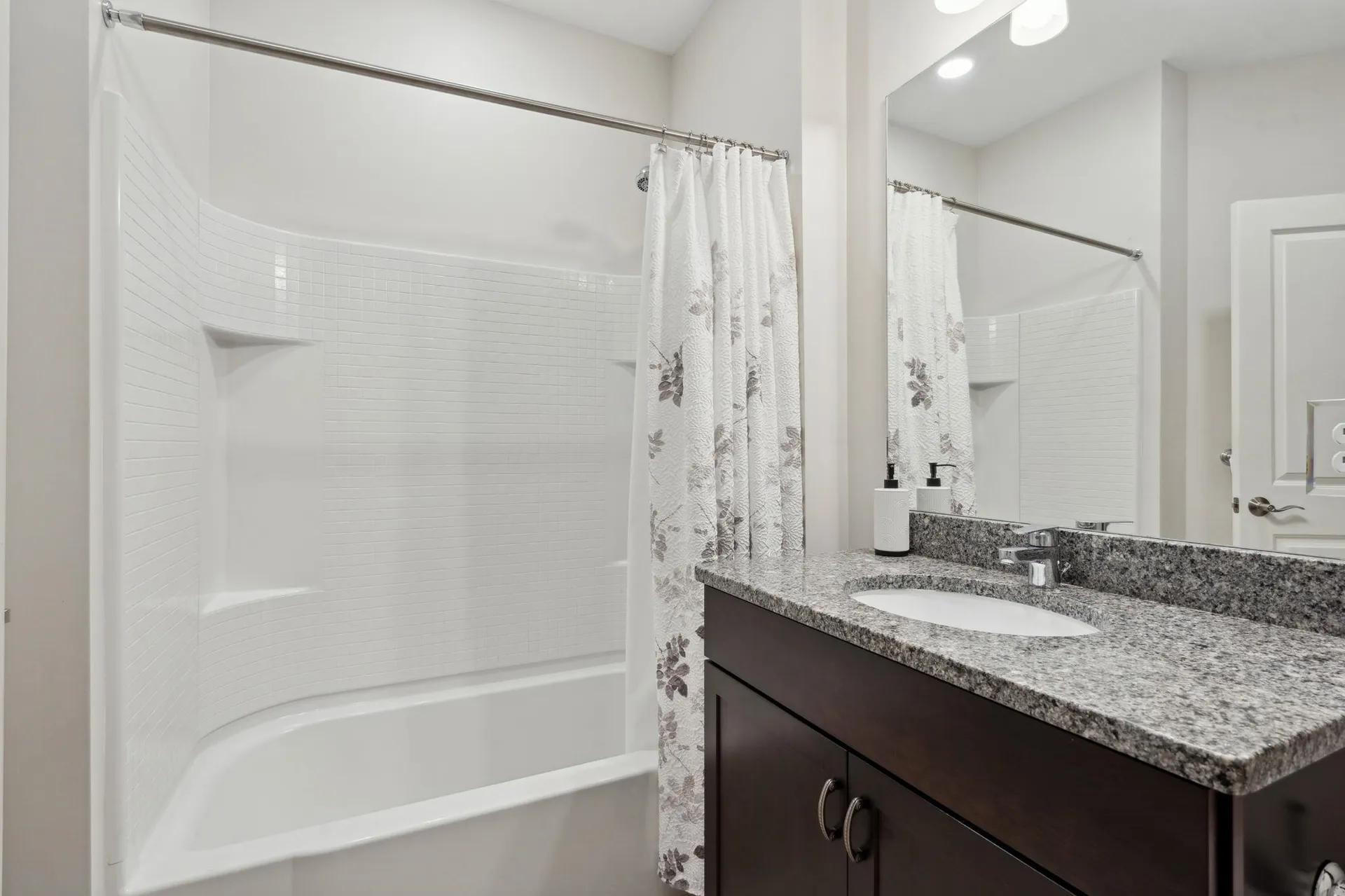 12 Braemoor Woods Road Salem NH 03079