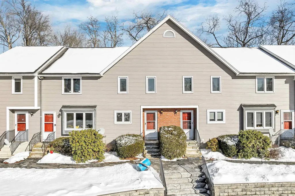 54 Willow Creek Drive Hudson NH 03051