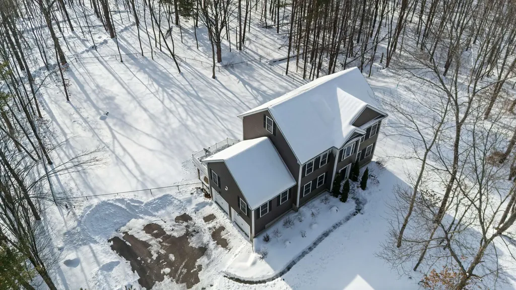 227 Ash Swamp Road Newmarket NH 03857