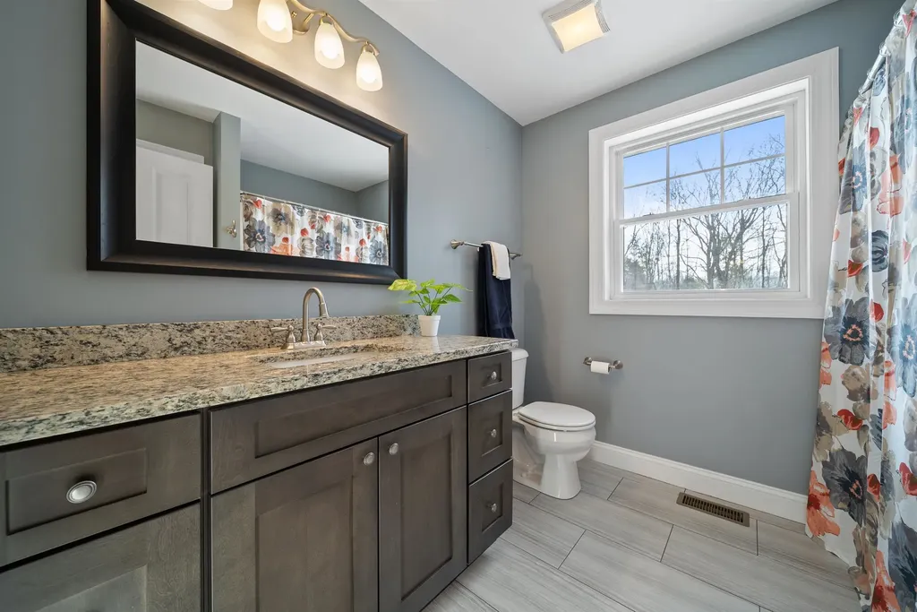 227 Ash Swamp Road Newmarket NH 03857