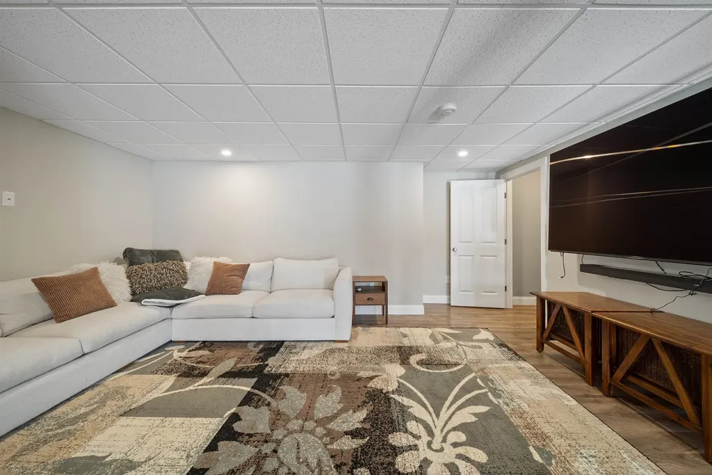 227 Ash Swamp Road Newmarket NH 03857