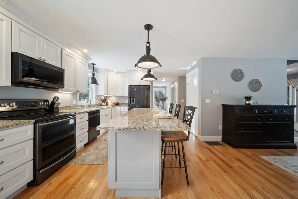 227 Ash Swamp Road Newmarket NH 03857