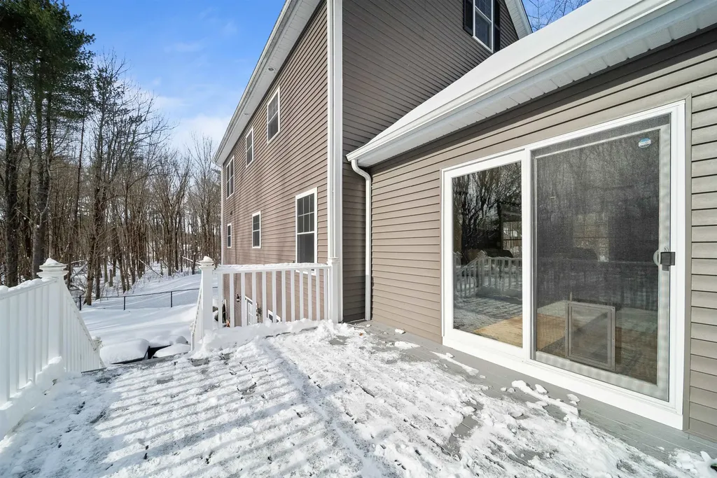 227 Ash Swamp Road Newmarket NH 03857