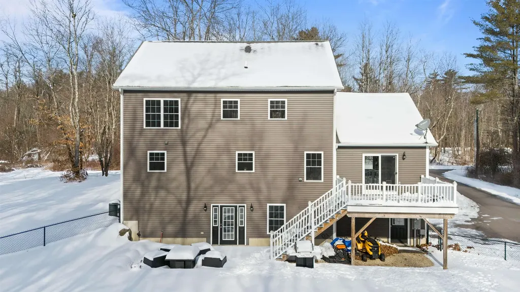 227 Ash Swamp Road Newmarket NH 03857