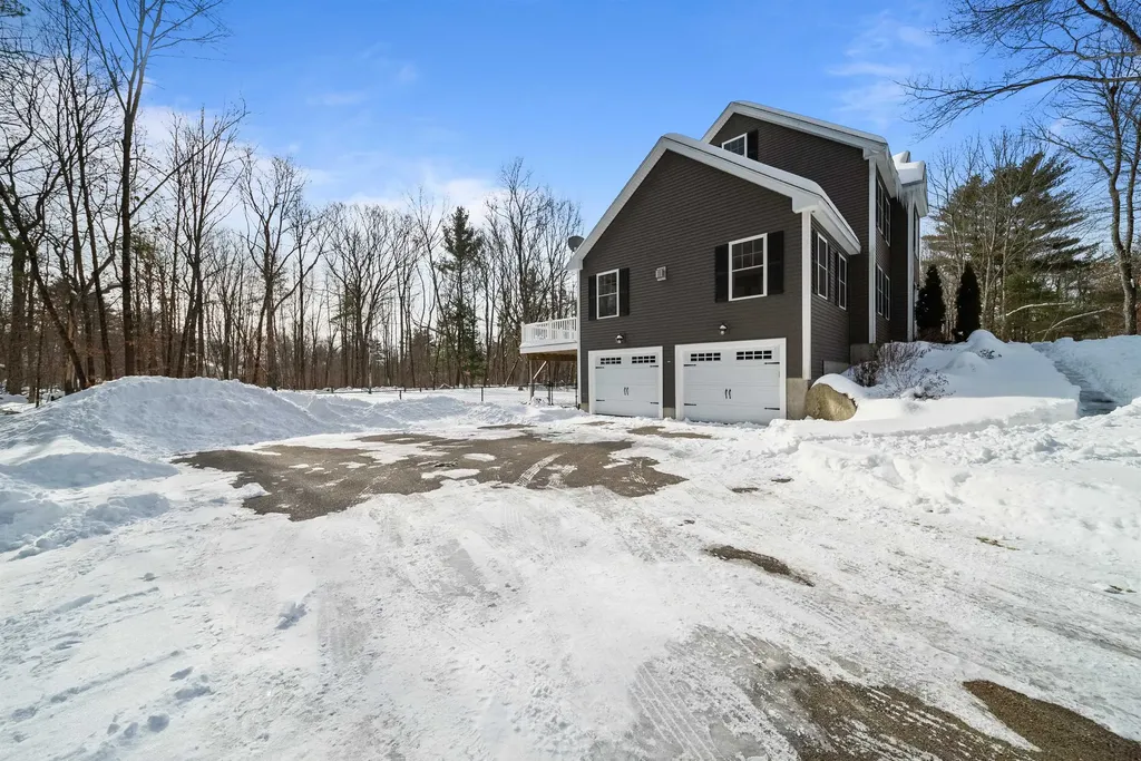 227 Ash Swamp Road Newmarket NH 03857