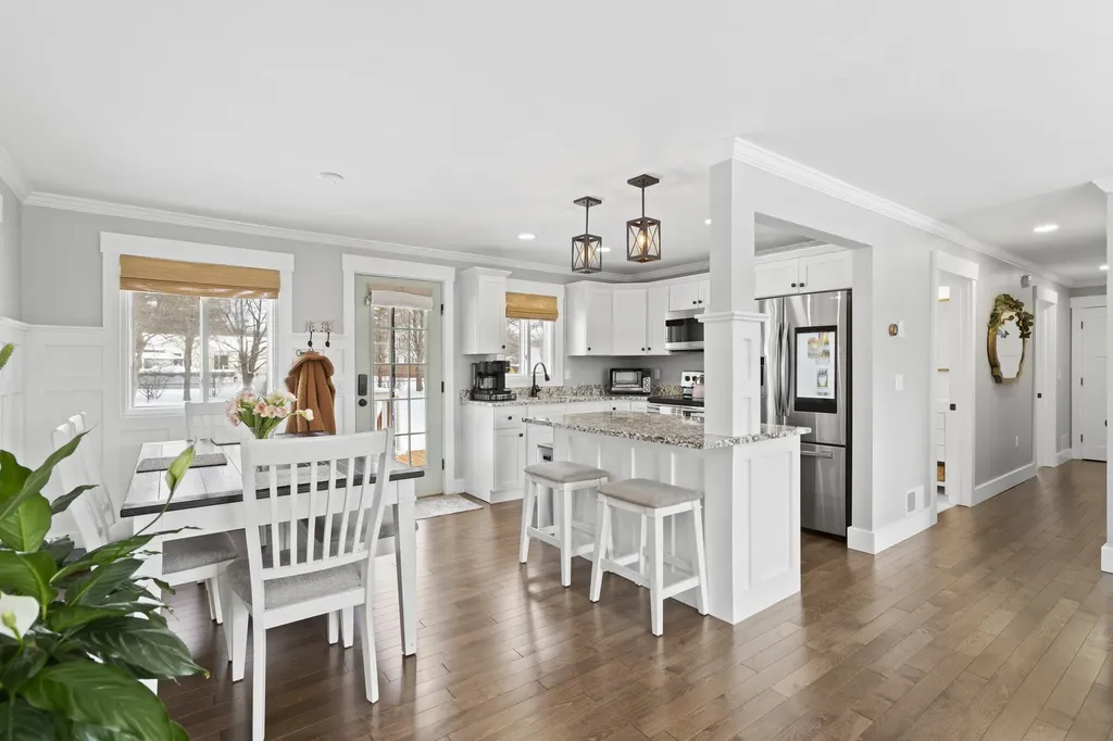 594 S Mammoth Road Manchester NH 03109