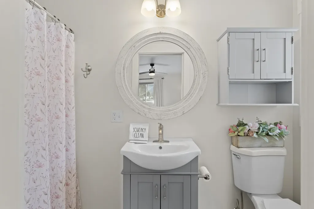 594 S Mammoth Road Manchester NH 03109