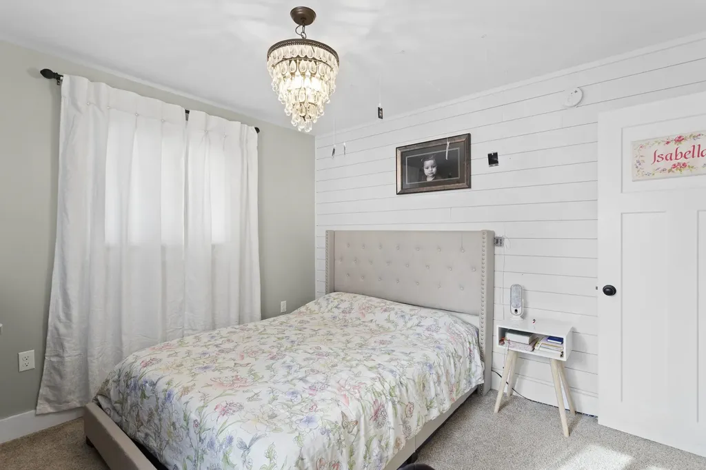 594 S Mammoth Road Manchester NH 03109