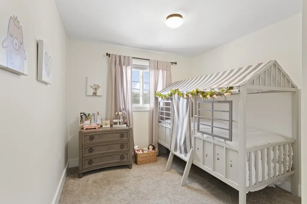 594 S Mammoth Road Manchester NH 03109