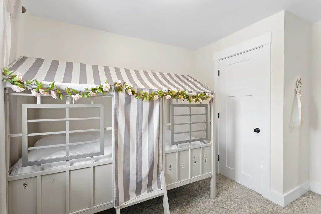 594 S Mammoth Road Manchester NH 03109