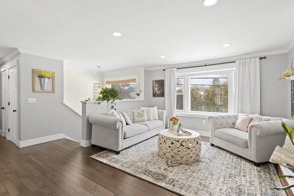 594 S Mammoth Road Manchester NH 03109