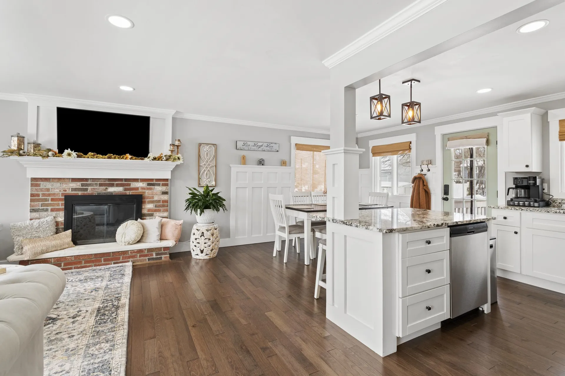 594 S Mammoth Road Manchester NH 03109