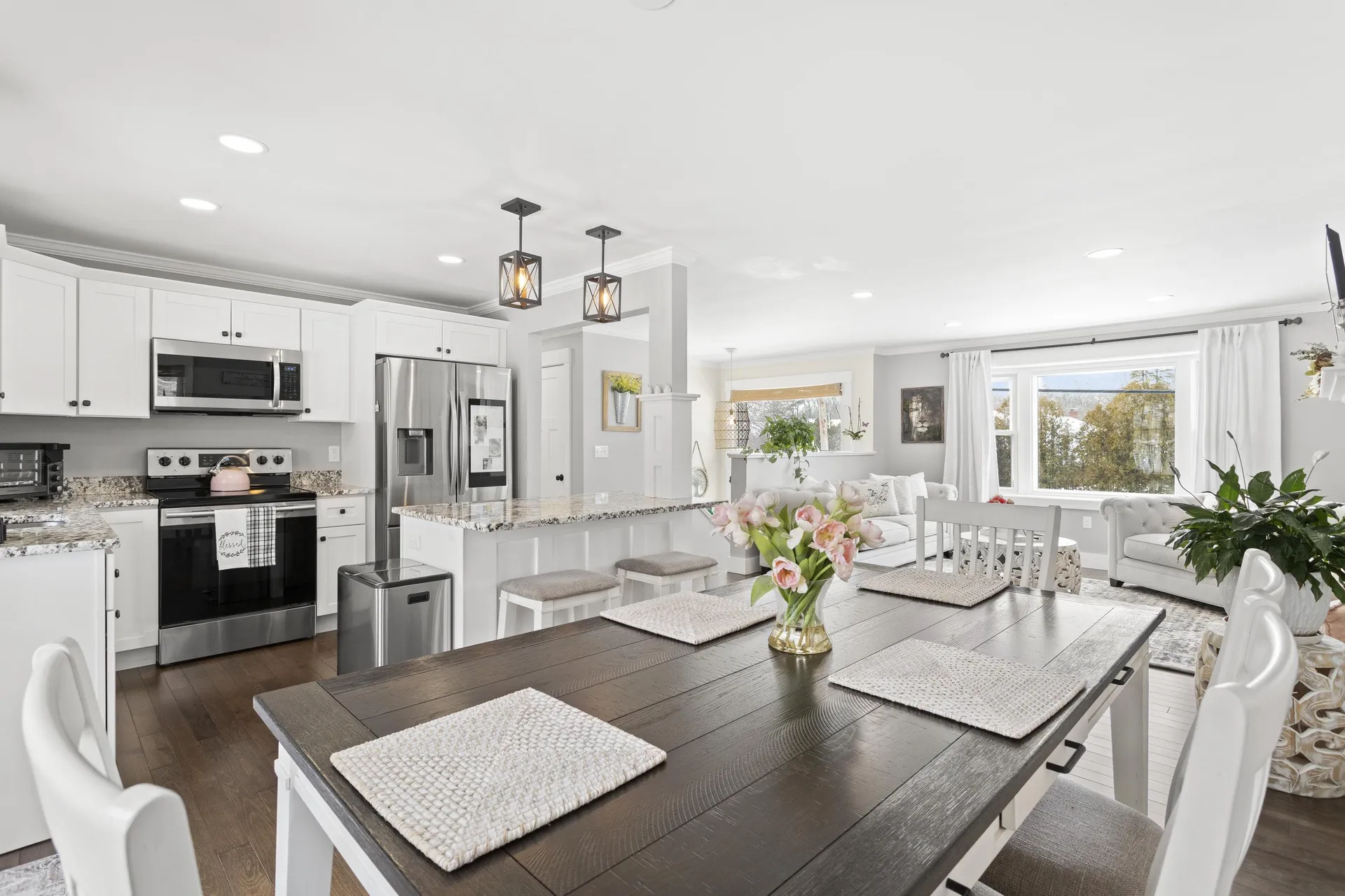 594 S Mammoth Road Manchester NH 03109