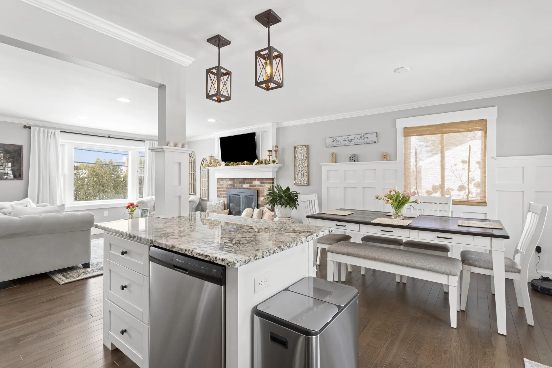 594 S Mammoth Road Manchester NH 03109