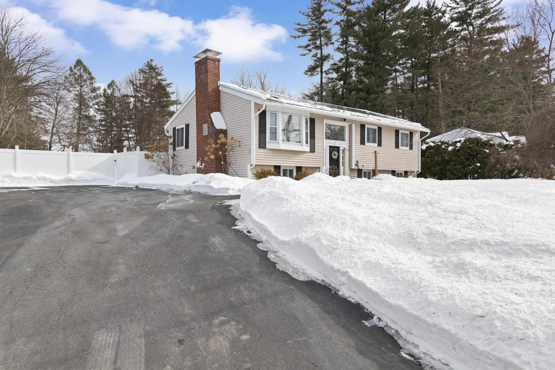 594 S Mammoth Road Manchester NH 03109