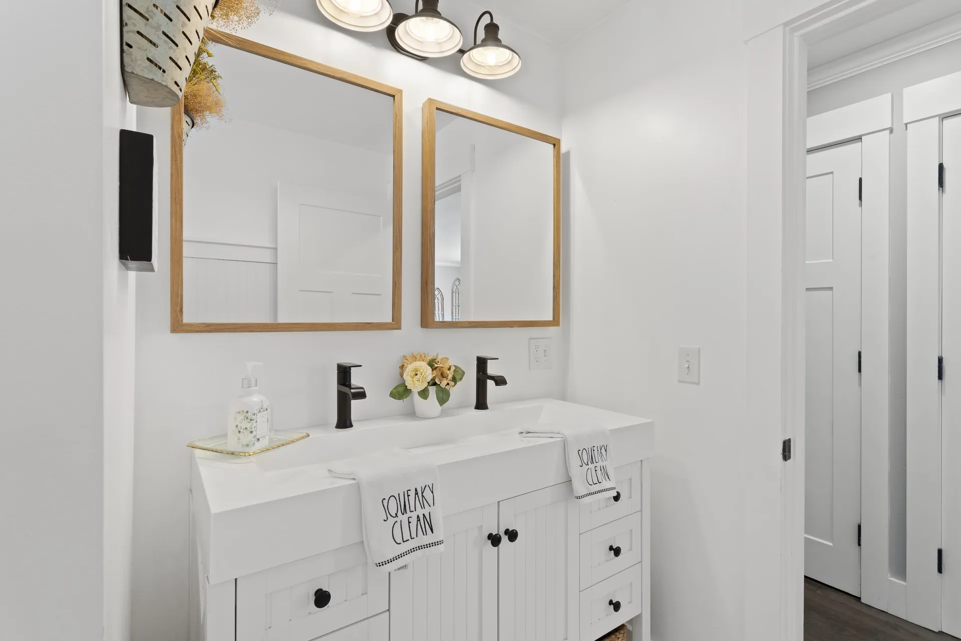 594 S Mammoth Road Manchester NH 03109