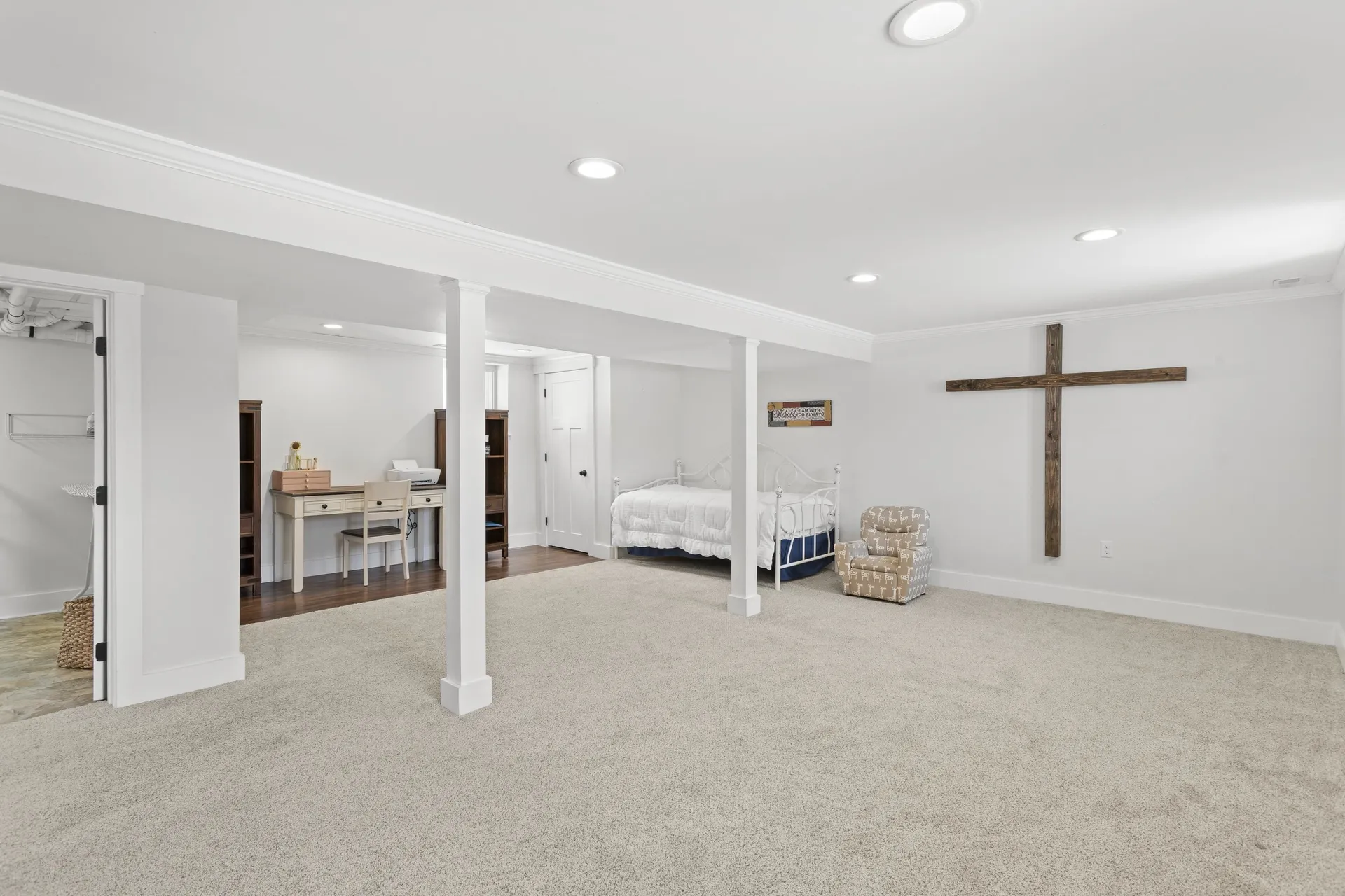 594 S Mammoth Road Manchester NH 03109