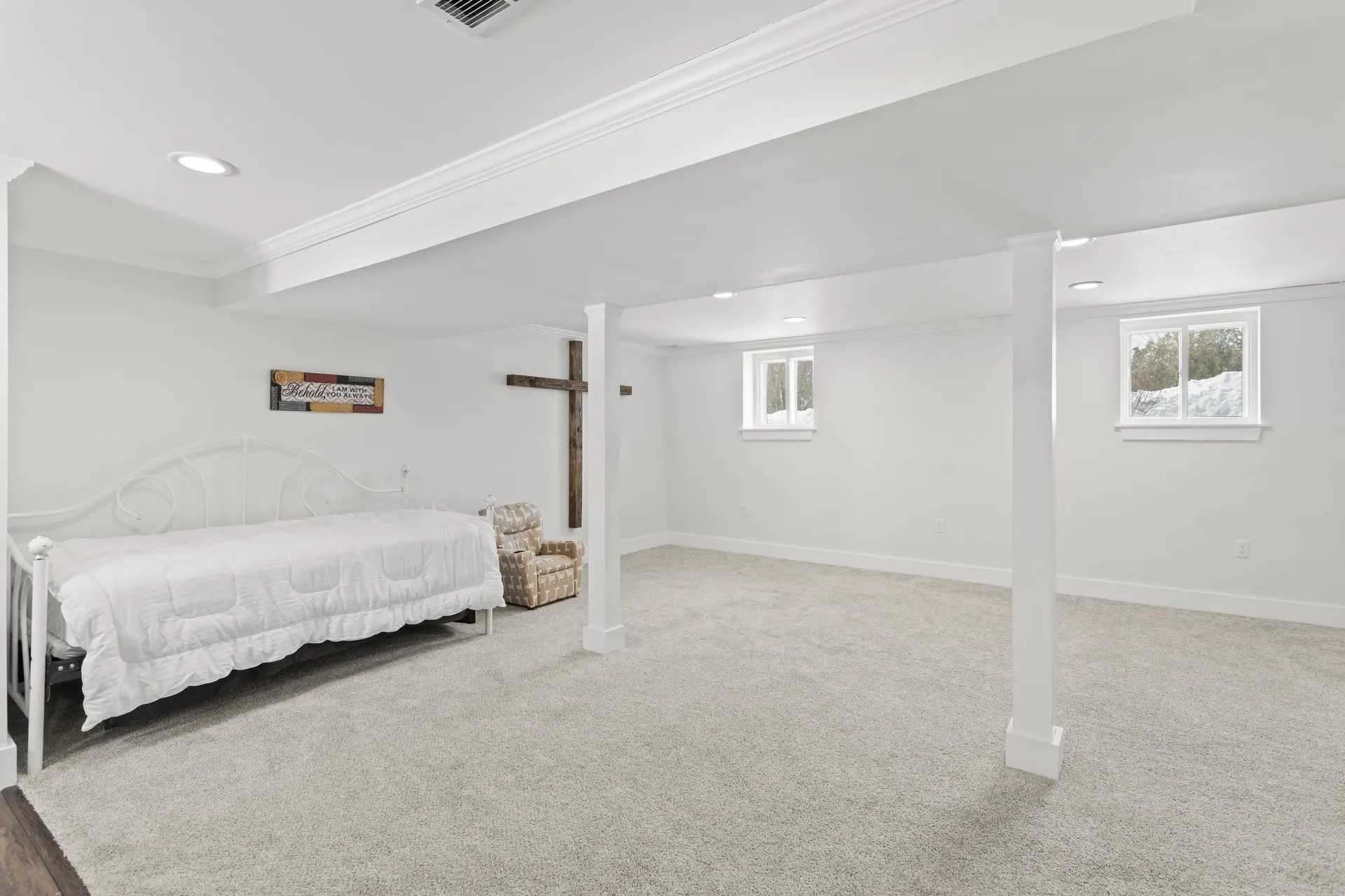 594 S Mammoth Road Manchester NH 03109