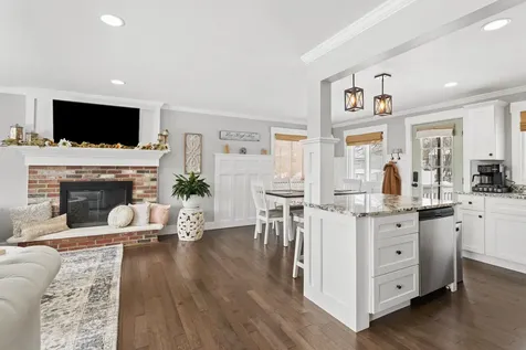 594 S Mammoth Road Manchester NH 03109