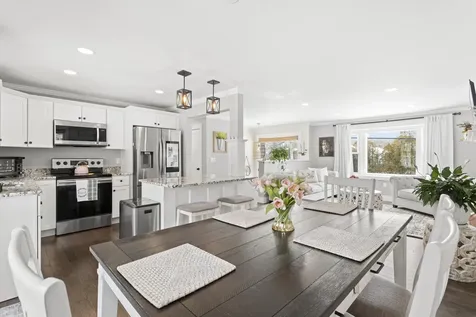 594 S Mammoth Road Manchester NH 03109