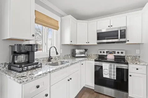 594 S Mammoth Road Manchester NH 03109