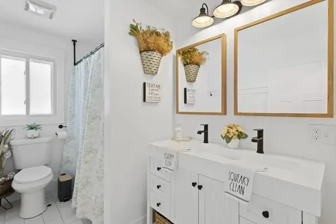 594 S Mammoth Road Manchester NH 03109