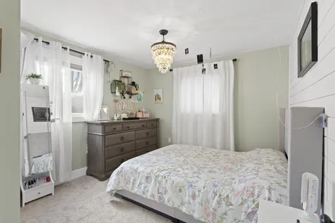 594 S Mammoth Road Manchester NH 03109