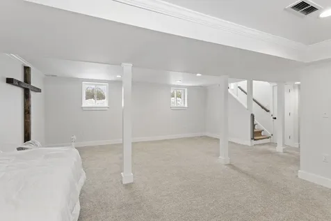 594 S Mammoth Road Manchester NH 03109