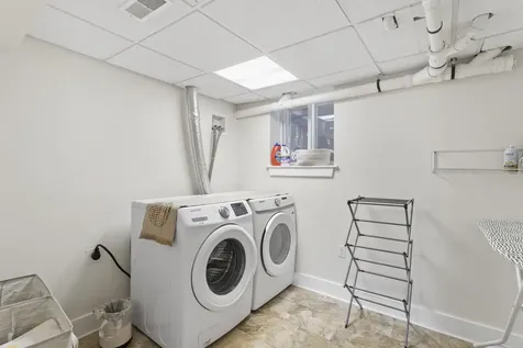 594 S Mammoth Road Manchester NH 03109