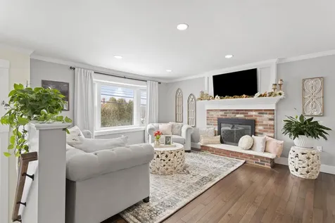 594 S Mammoth Road Manchester NH 03109