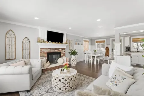 594 S Mammoth Road Manchester NH 03109