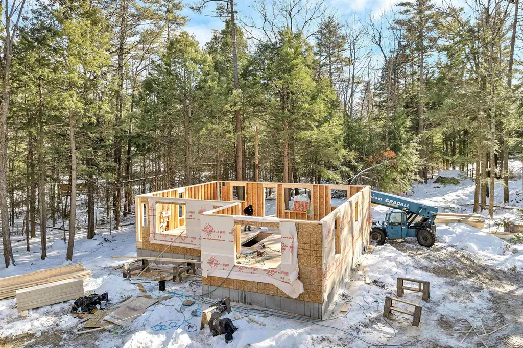 14 Westwood Drive Wolfeboro NH 03894