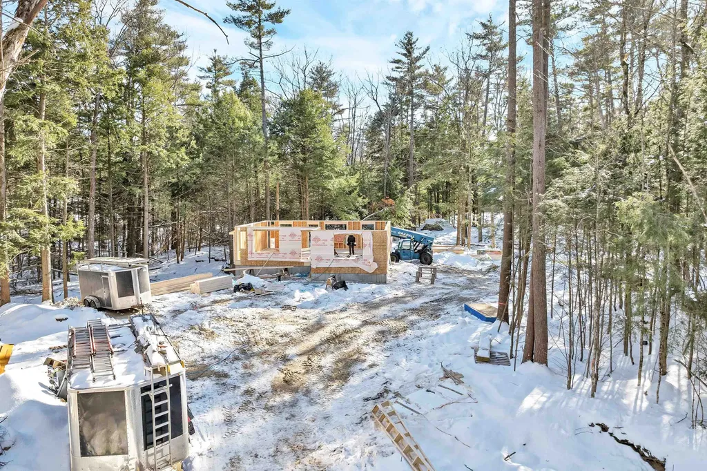 14 Westwood Drive Wolfeboro NH 03894