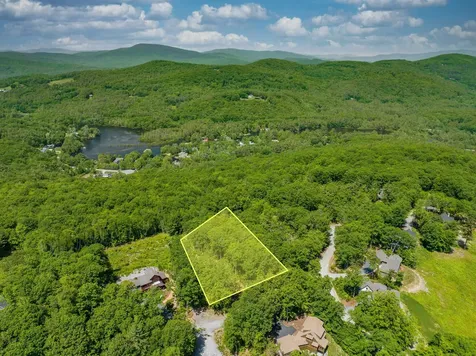 12 Peaked Hill Ashland NH 03217