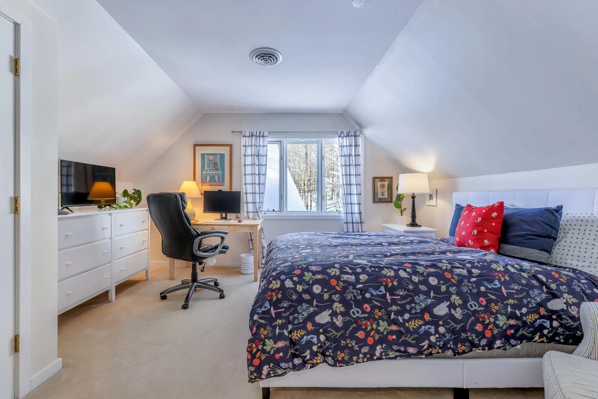 383 Jay Hill Road Hartford VT 05059