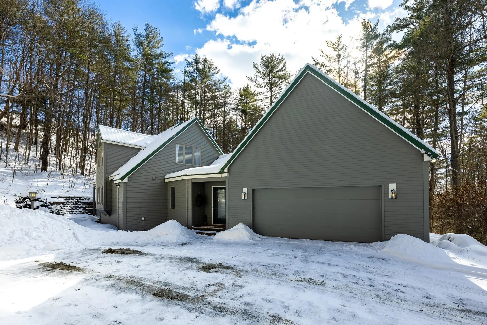 383 Jay Hill Road Hartford VT 05059