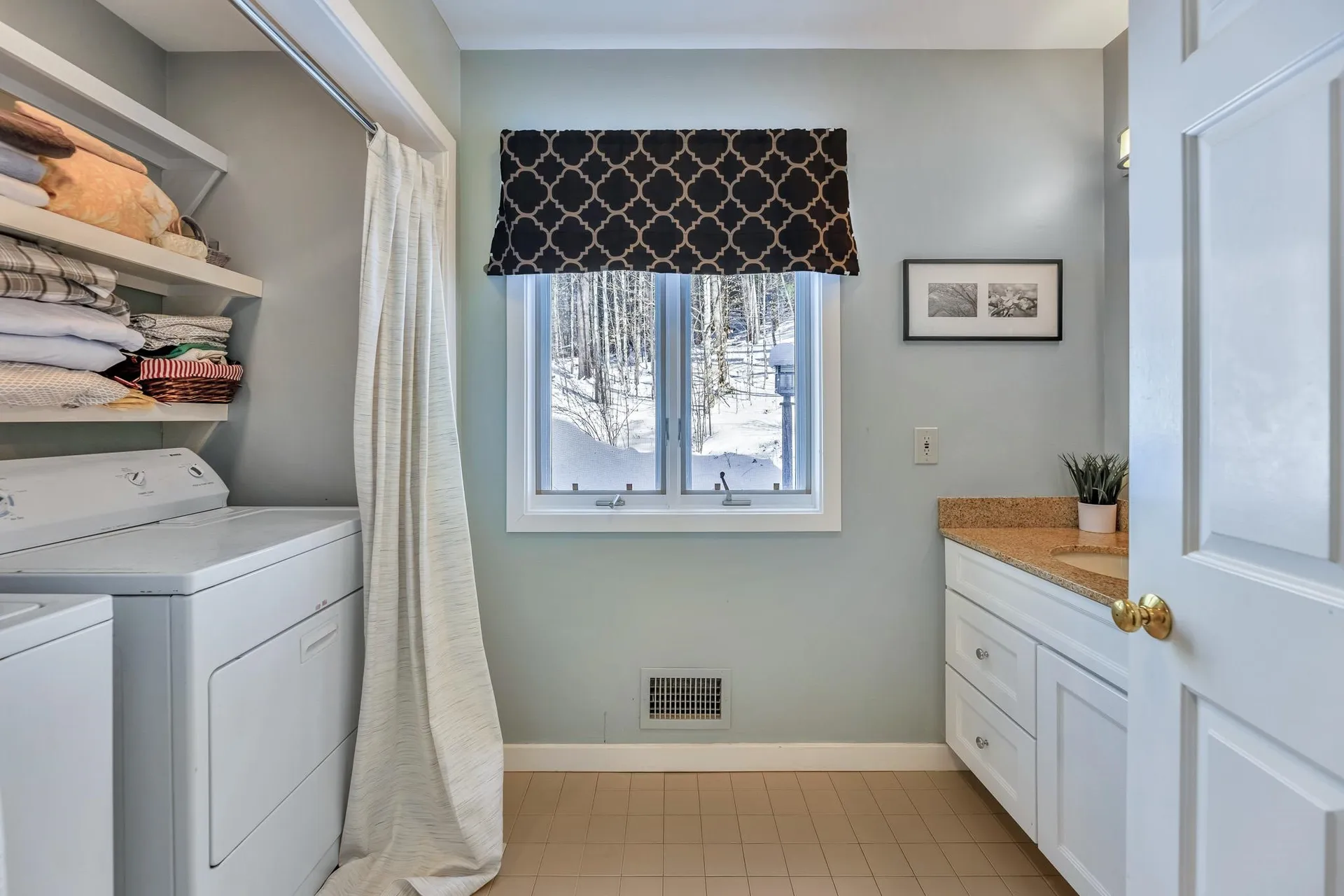 383 Jay Hill Road Hartford VT 05059