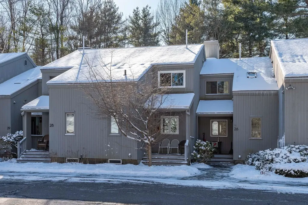 27 Brookside Drive Stratham NH 03885