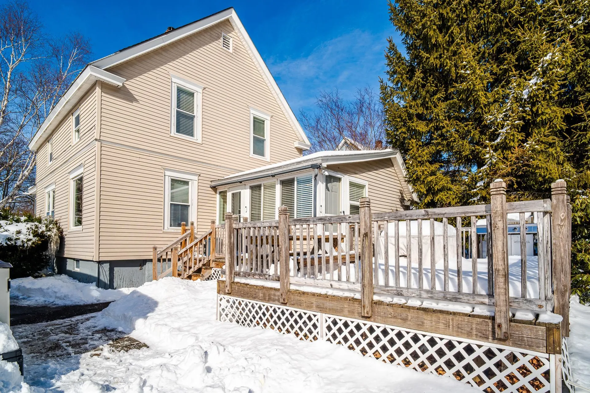 17 Sanborn Street Laconia NH 03246